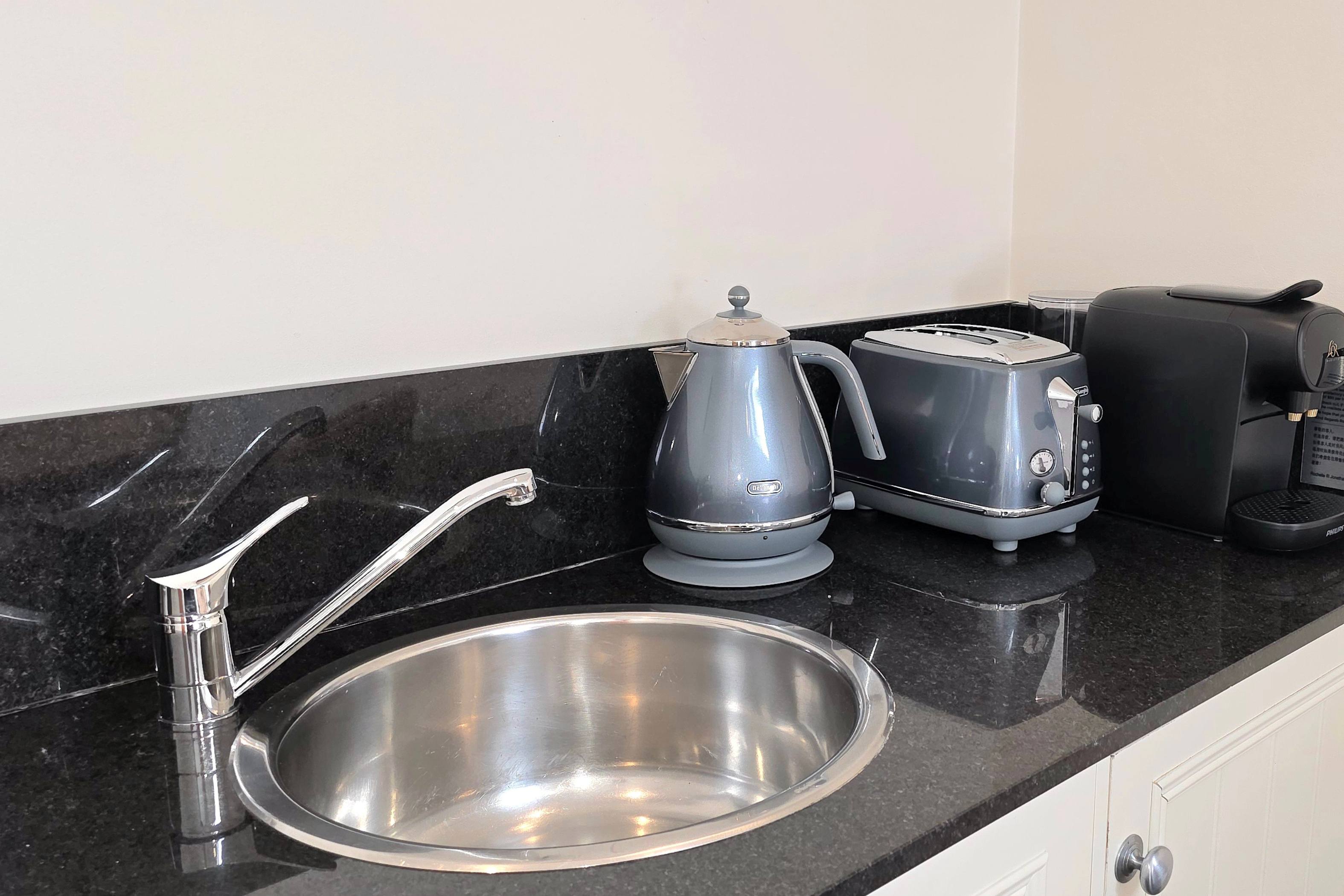 Breakfast Toaster Kettle Image