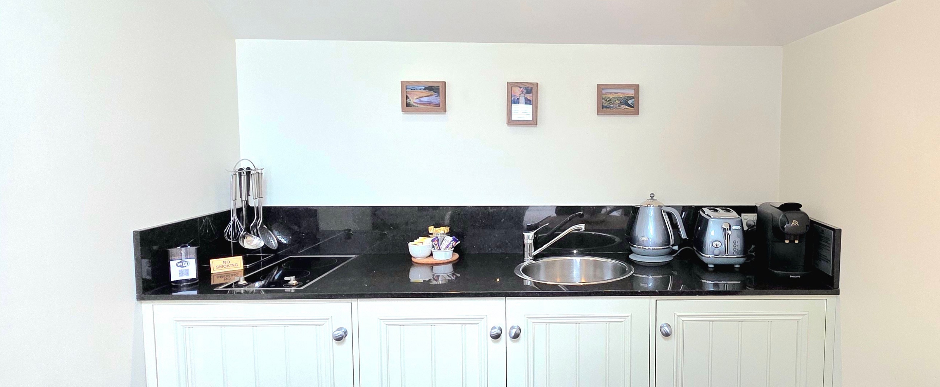 Studio Kitchen Image